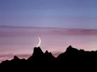 What date does the new moon begin in August